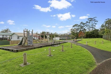 Photo of property in 46a Riserra Drive, Ranui, Auckland, 0612