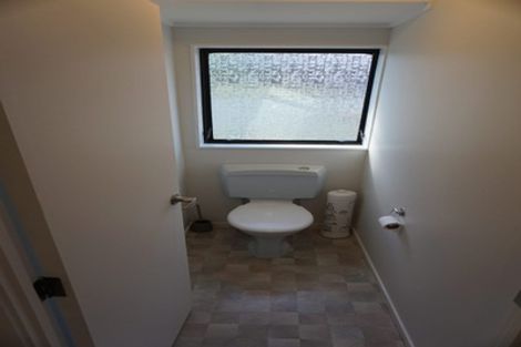 Photo of property in 4 Bosnyak Drive, Te Atatu South, Auckland, 0610