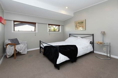 Photo of property in 54 Hattaway Avenue, Bucklands Beach, Auckland, 2012