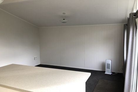 Photo of property in 8 Lynwood Place, Chedworth, Hamilton, 3210