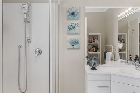 Photo of property in 6 Downing Place, Welcome Bay, Tauranga, 3112