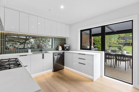 Photo of property in 23 Braemar Road, Rothesay Bay, Auckland, 0630