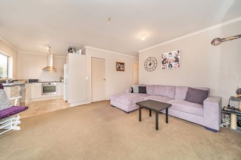 Photo of property in 32a Aniseed Grove, Timberlea, Upper Hutt, 5018