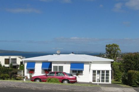 Photo of property in 27 Seaview Road, Castor Bay, Auckland, 0620