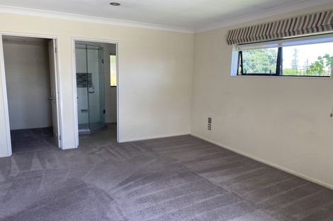 Photo of property in 16 Fremantle Place, Pakuranga Heights, Auckland, 2010