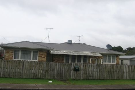 Photo of property in 2/9 Alexander Street, Papakura, 2110