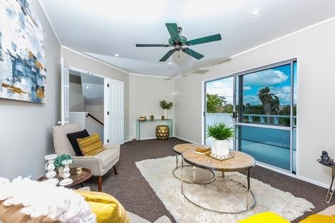 Photo of property in 13 Lagoon Way, West Harbour, Auckland, 0618