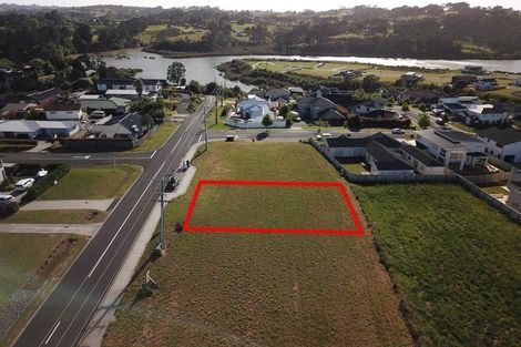 Photo of property in 72 Kaipara Portage Road, Riverhead, 0820