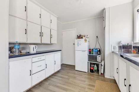 Photo of property in 22 Cook Street, Marfell, New Plymouth, 4310