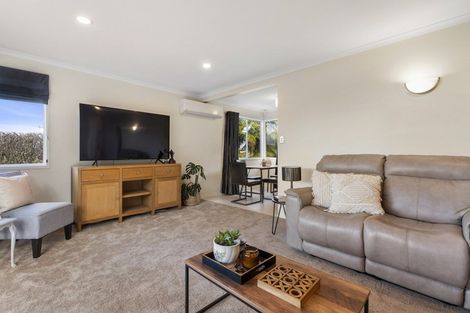 Photo of property in 2 Paterson Grove, Pukehangi, Rotorua, 3015