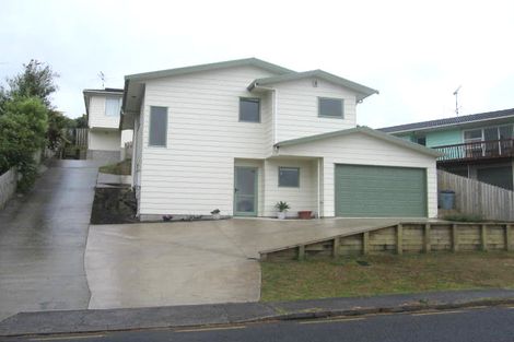 Photo of property in 13 Finn Place, Totara Vale, Auckland, 0629