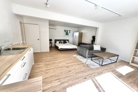 Photo of property in 1/9 Nigel Road, Browns Bay, Auckland, 0630