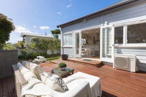 Photo of property in 19 Beach Street, Fitzroy, New Plymouth, 4312