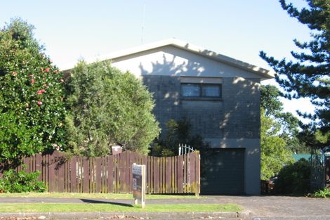 Photo of property in 43 Goodwood Drive, Goodwood Heights, Auckland, 2105