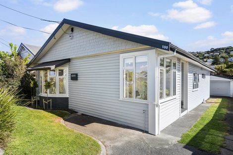 Photo of property in 100 Onepu Road, Lyall Bay, Wellington, 6022