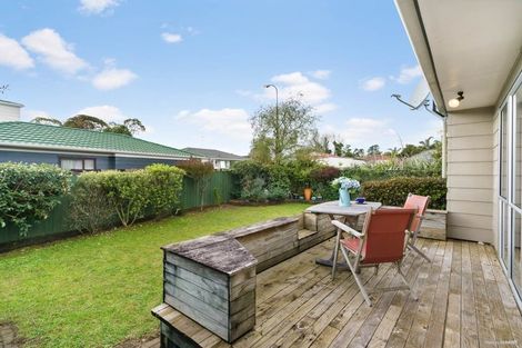 Photo of property in 1/46 Aviemore Drive, Highland Park, Auckland, 2010