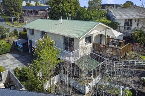Photo of property in 6 Te Mara Place, Merrilands, New Plymouth, 4312