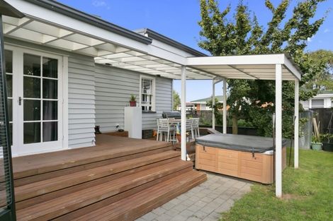 Photo of property in 92 Williams Street, Cambridge, 3434