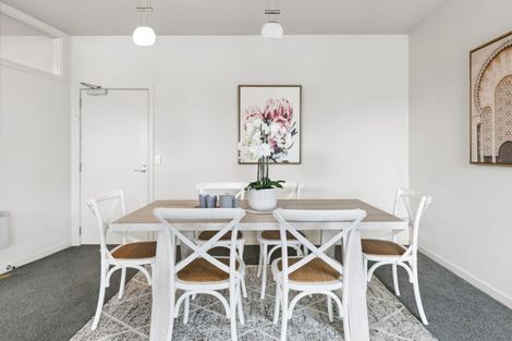 Photo of property in Endeavour Apartments, 8/125 Thorndon Quay, Pipitea, Wellington, 6011