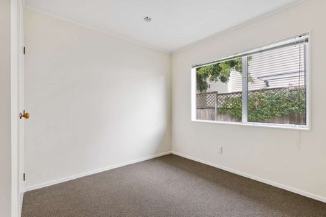 Photo of property in 2/40 Hart Road, Hauraki, Auckland, 0622