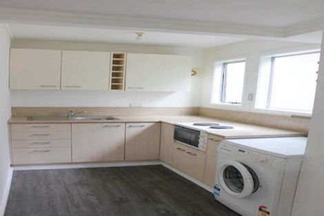 Photo of property in 29 Santiago Crescent, Unsworth Heights, Auckland, 0632