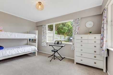 Photo of property in 39 Saint Johns Terrace, Tawa, Wellington, 5028