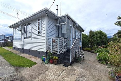 Photo of property in 162 Queen Street, Westport, 7825