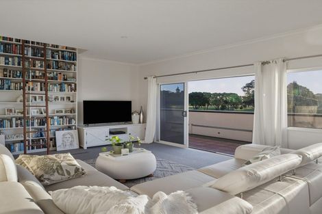 Photo of property in 198 Oceanbeach Road, Mount Maunganui, 3116