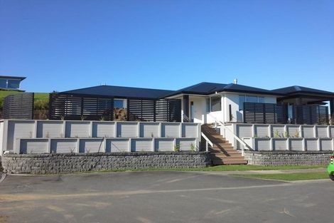 Photo of property in 4 Vardon Way, Waiwhakaiho, New Plymouth, 4312