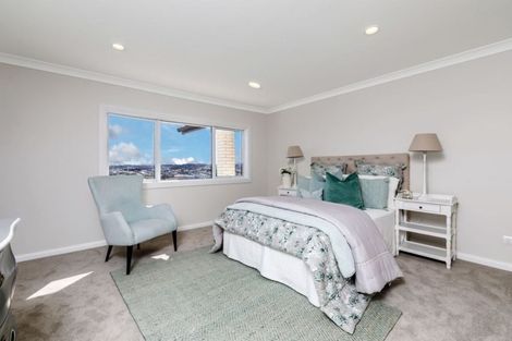 Photo of property in 10 Spyglass Street, Red Beach, 0932