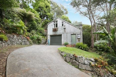 Photo of property in 64 Mountain Road, Henderson Valley, Auckland, 0612