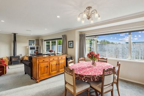 Photo of property in 36 Pharazyn Avenue, Waikanae Beach, Waikanae, 5036