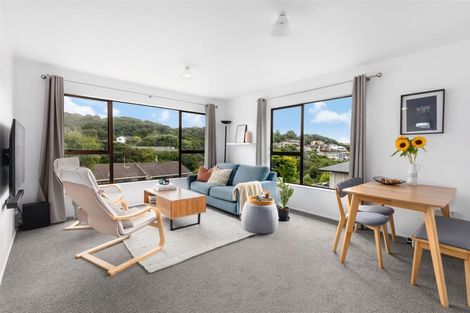 Photo of property in 49a Albatross Close, Whitby, Porirua, 5024