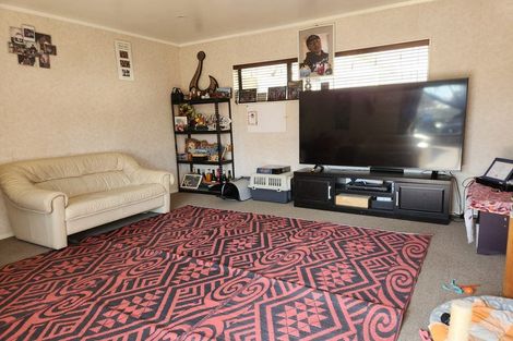 Photo of property in 32 Trimdon Street, Randwick Park, Auckland, 2105