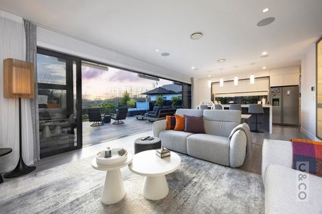 Photo of property in 21 Vogwill Road, Kumeu, 0810