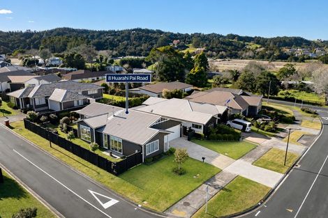 Photo of property in 8 Huarahi Pai Road, Huapai, Kumeu, 0810
