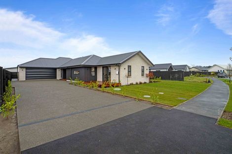 Photo of property in 5 Ferbane Way, Halswell, Christchurch, 8025