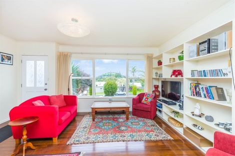 Photo of property in 4/40 Lake Road, Narrow Neck, Auckland, 0624