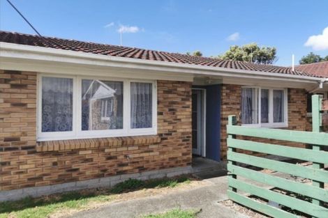 Photo of property in 3 Norman Spencer Drive, Papatoetoe, Auckland, 2104