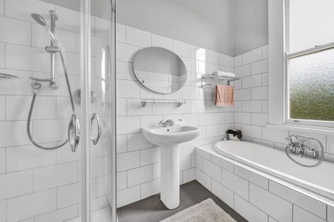 Photo of property in 25 Barrett Street, Westown, New Plymouth, 4310