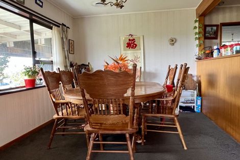 Photo of property in 3 Booralee Avenue, Botany Downs, Auckland, 2010