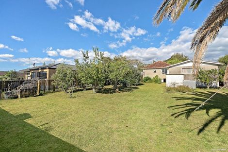 Photo of property in 26 Humphrey Kemp Avenue, Henderson, Auckland, 0612