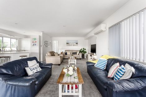 Photo of property in 48 Karewa Parade, Papamoa Beach, Papamoa, 3118