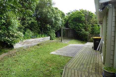 Photo of property in 198 Newlands Road, Newlands, Wellington, 6037