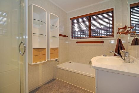 Photo of property in 10 Luanda Drive, Ranui, Auckland, 0612