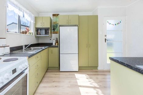 Photo of property in 50b Hartford Crescent, Totara Park, Upper Hutt, 5018