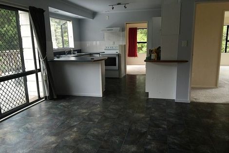 Photo of property in 30 Hakea Place, Totara Heights, Auckland, 2105