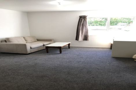 Photo of property in 1/44 Roberts Road, Glenfield, Auckland, 0629