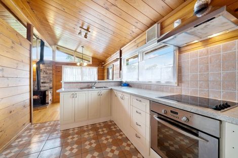 Photo of property in 6 Robert Burke Place, Henderson, Auckland, 0612