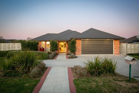 Photo of property in 16 Tiaki Way, Cambridge, 3434